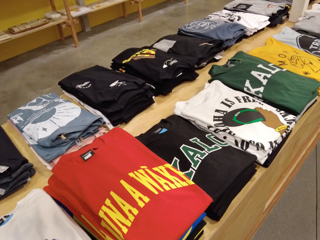 ハワイ、サウスショアマーケット内にあるアート雑貨店！MORI by Art+Flea （モリ・バイ・アートフレア）！